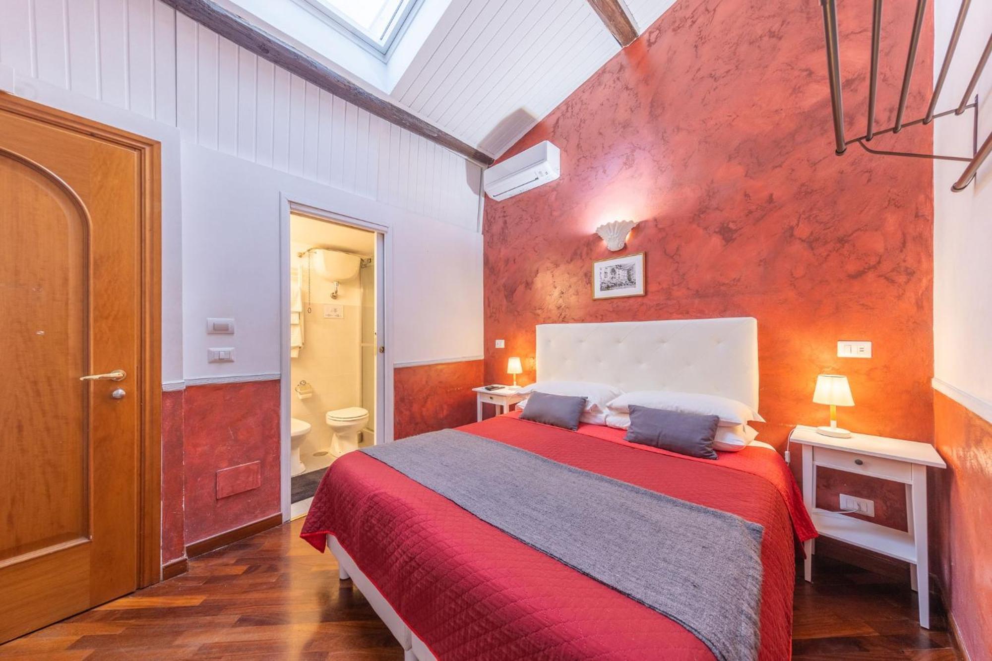 Room In Bb - Skylight Double Room In History House Roma Esterno foto